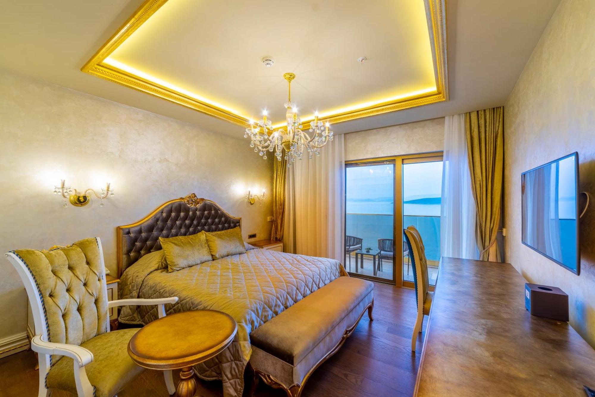 The Plaza Bodrum Torba Exterior photo
